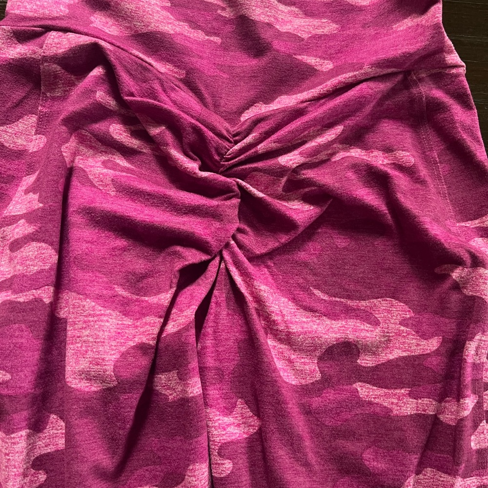 Bombshell sportswear scrunch booteh leggings.